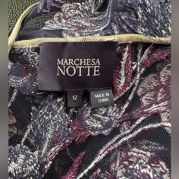 Evening gown with beautiful detail lace - Picture 5 of 6